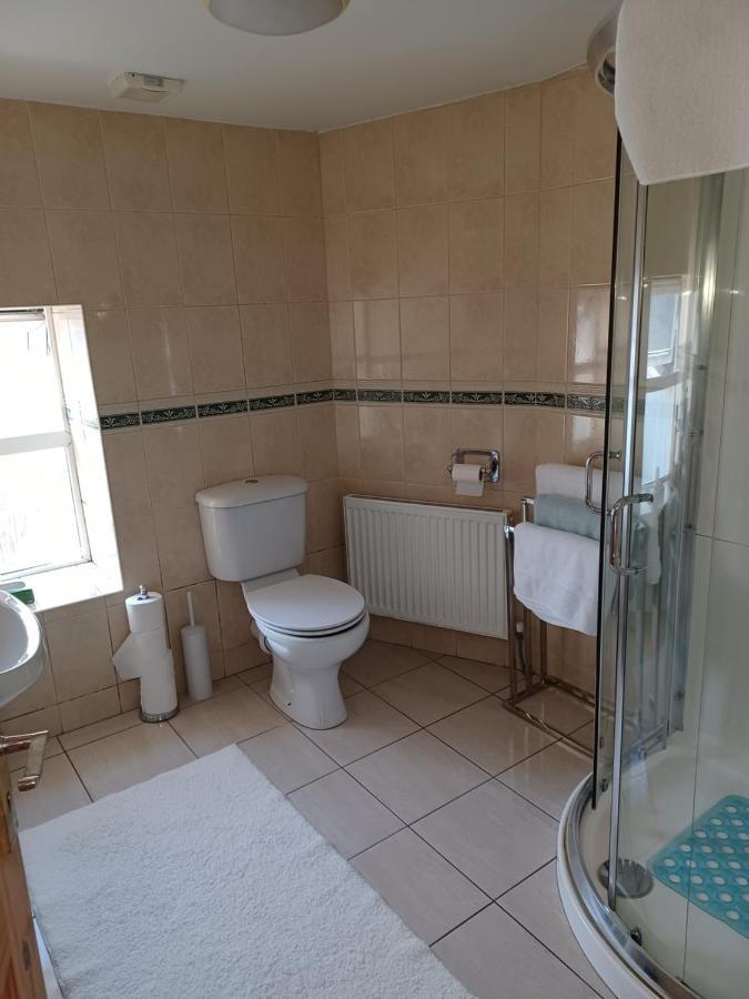 Kents Guesthouse Accommodation Kilmacthomas Екстер'єр фото
